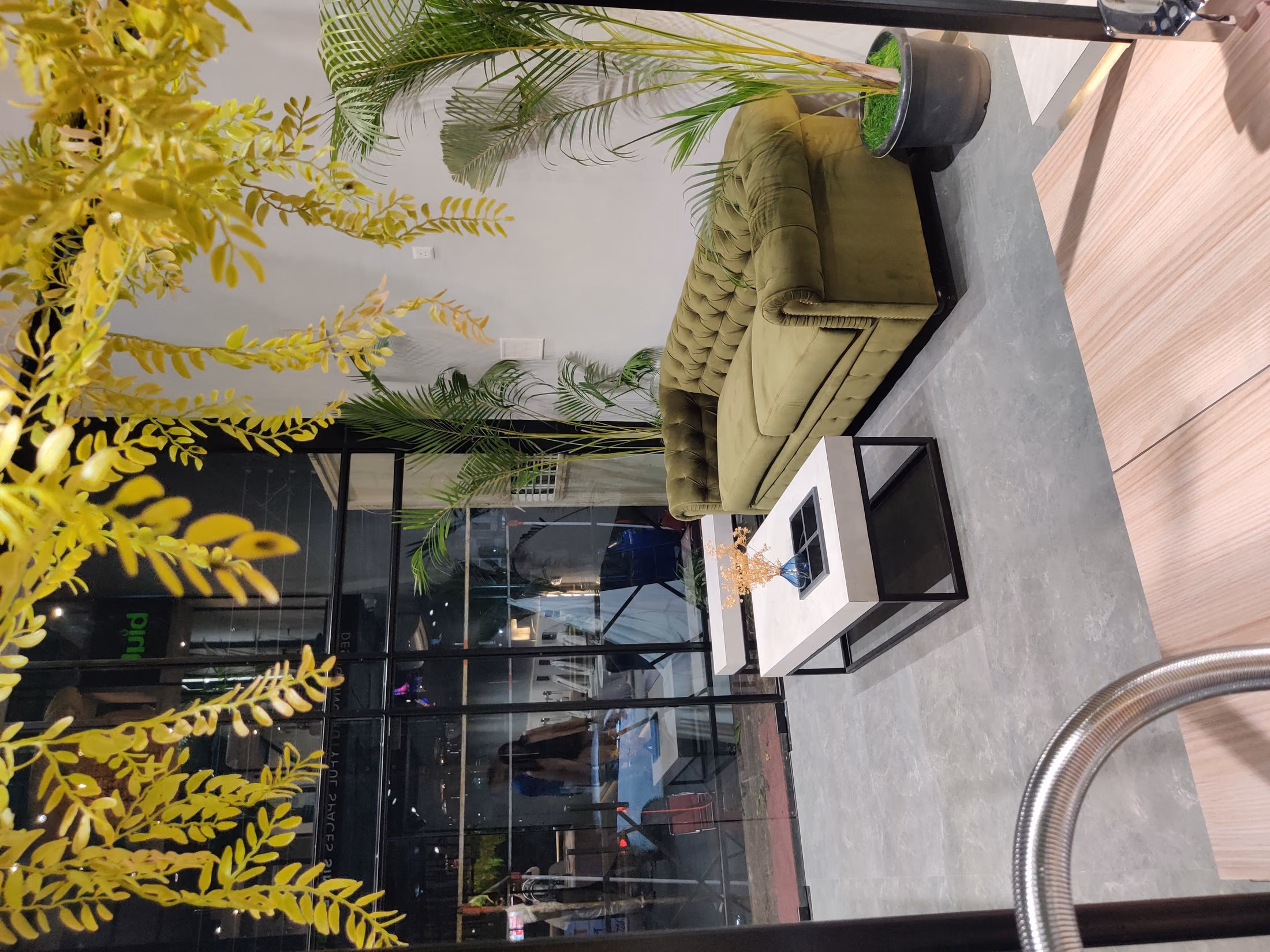 Biut Showroom 24