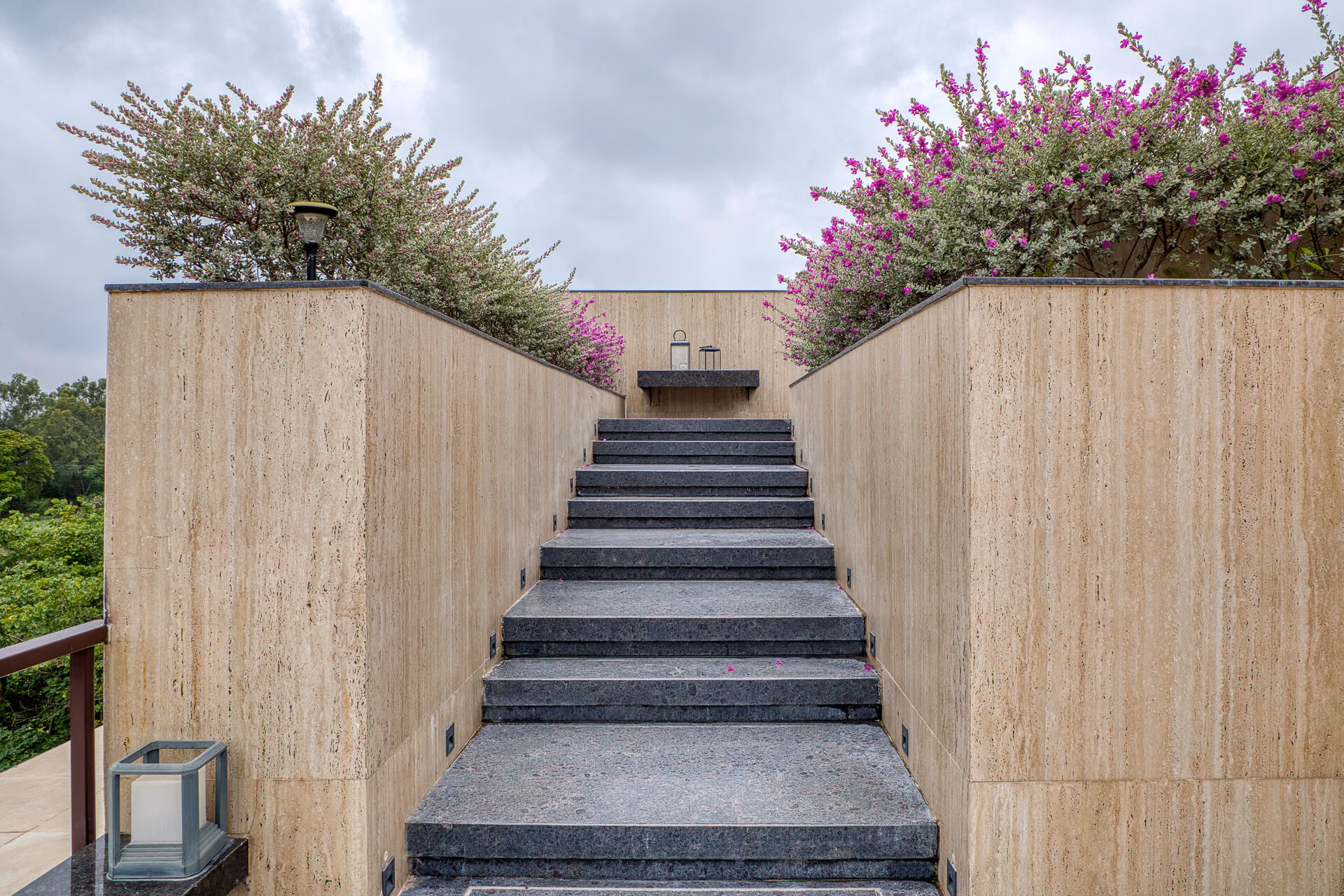 House of Linear Lines 10