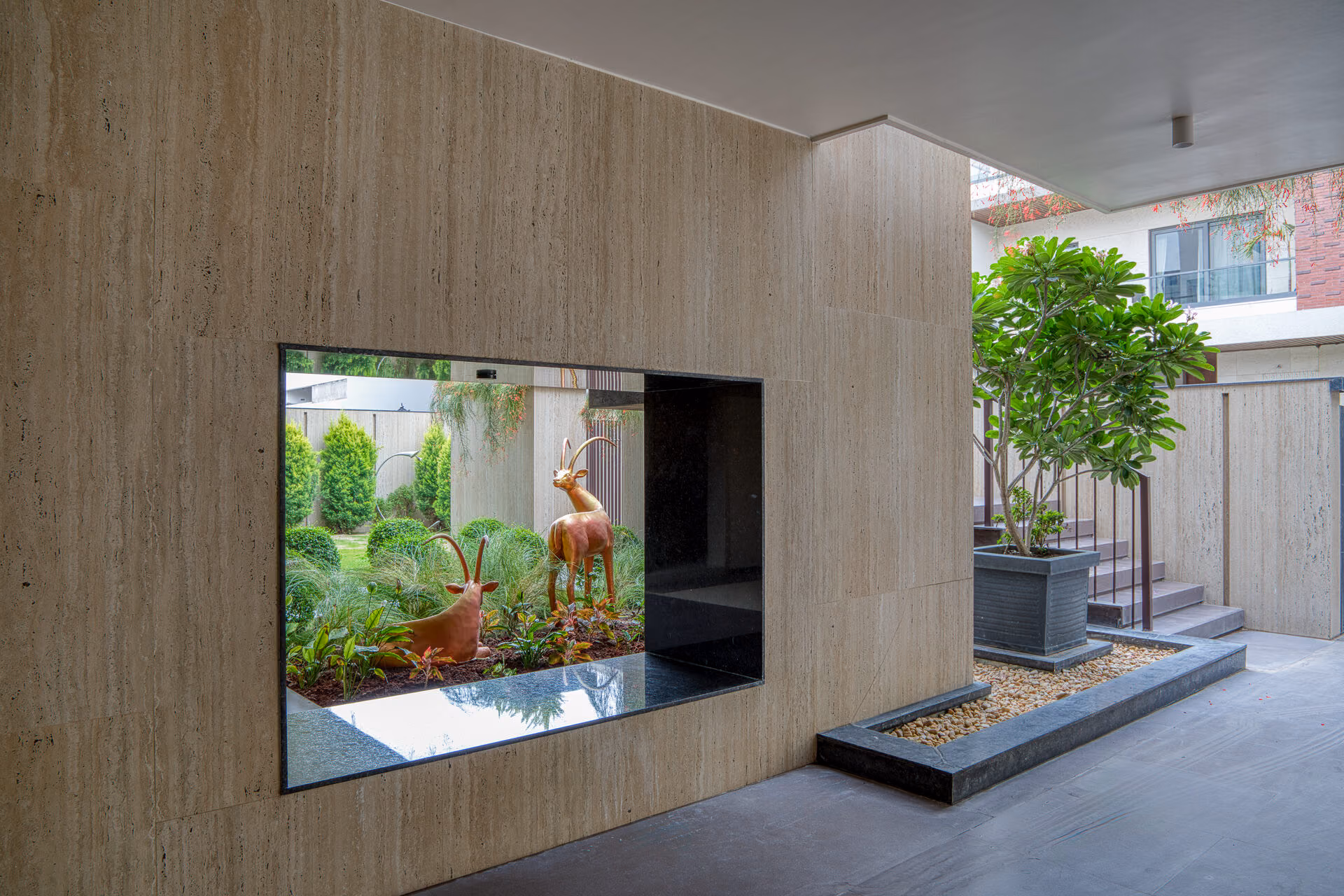House of Linear Lines 18