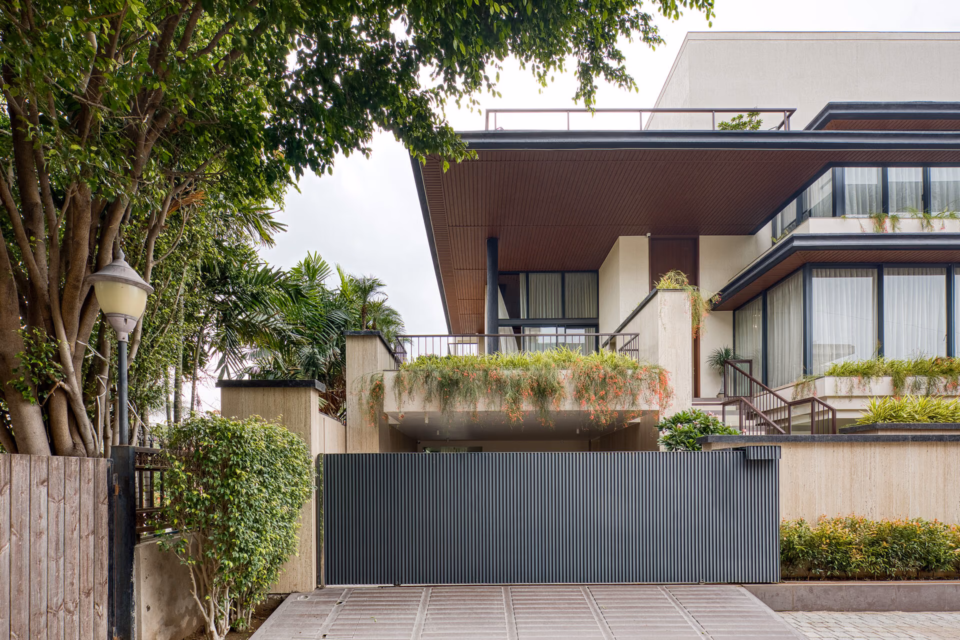 House of Linear Lines 21