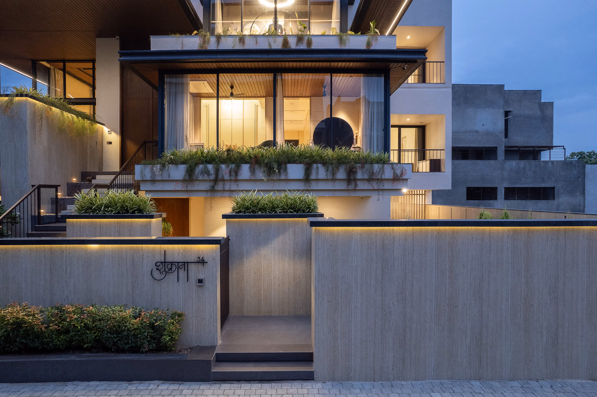 House of Linear Lines 26