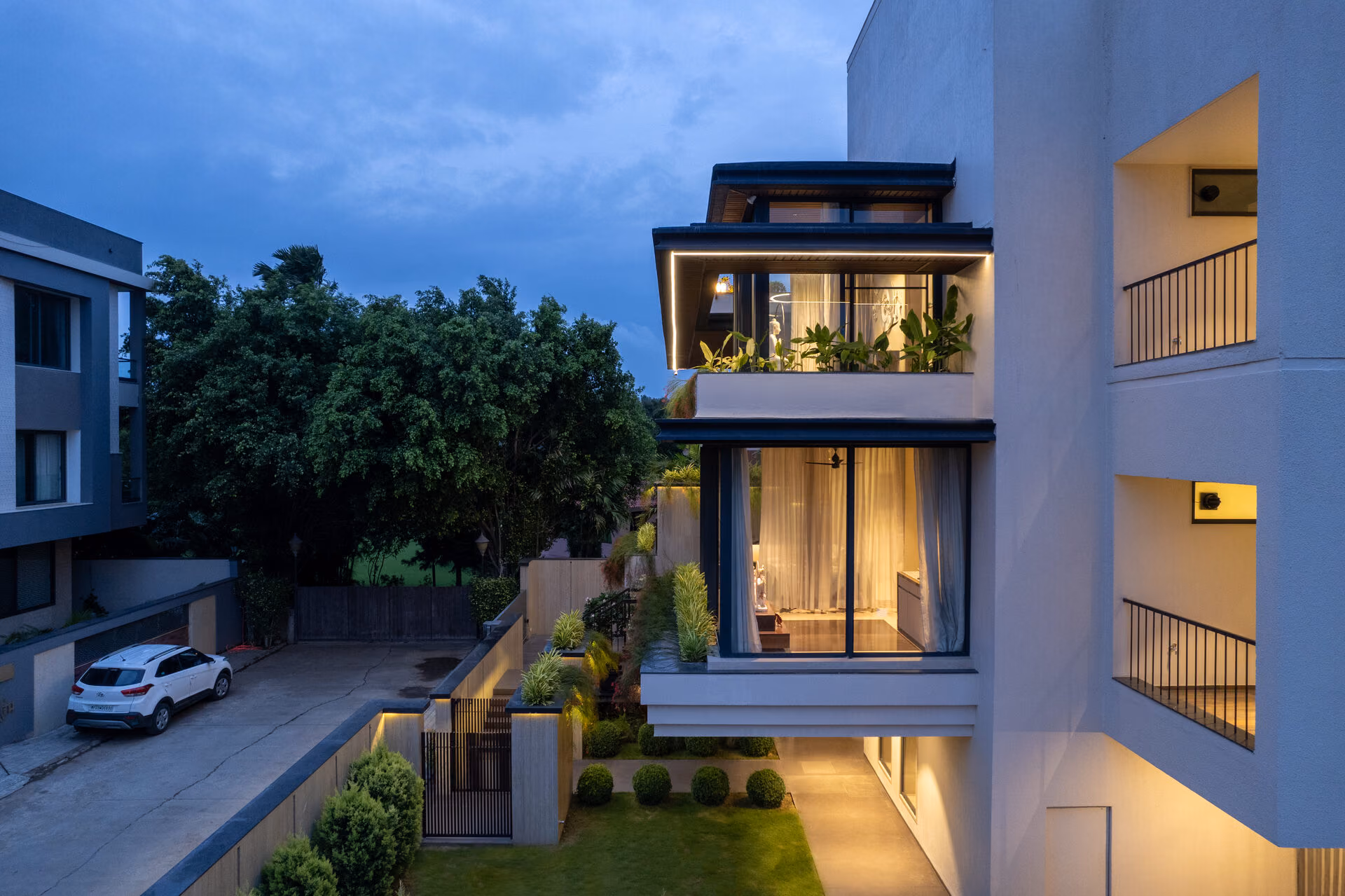 House of Linear Lines 27