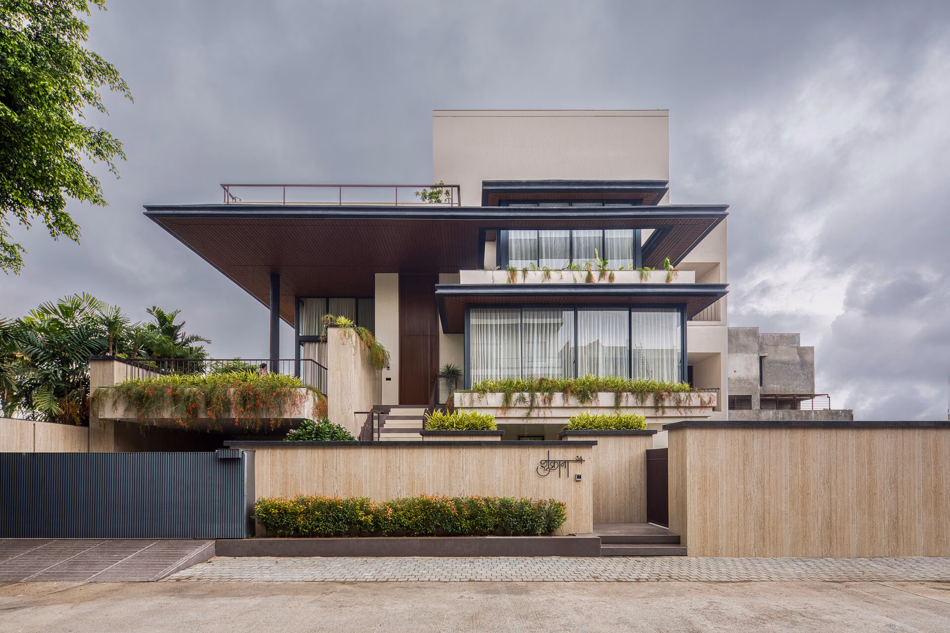 House of Linear Lines 4