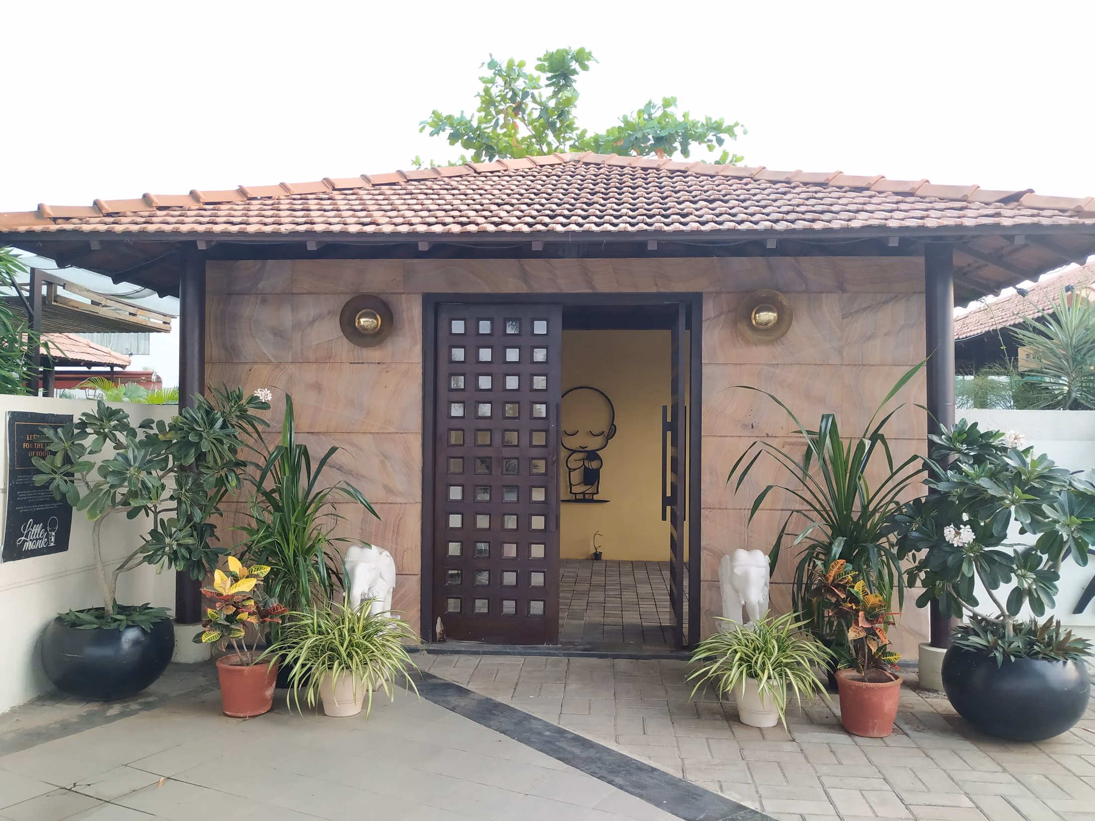 Little Monk Restaurant 13