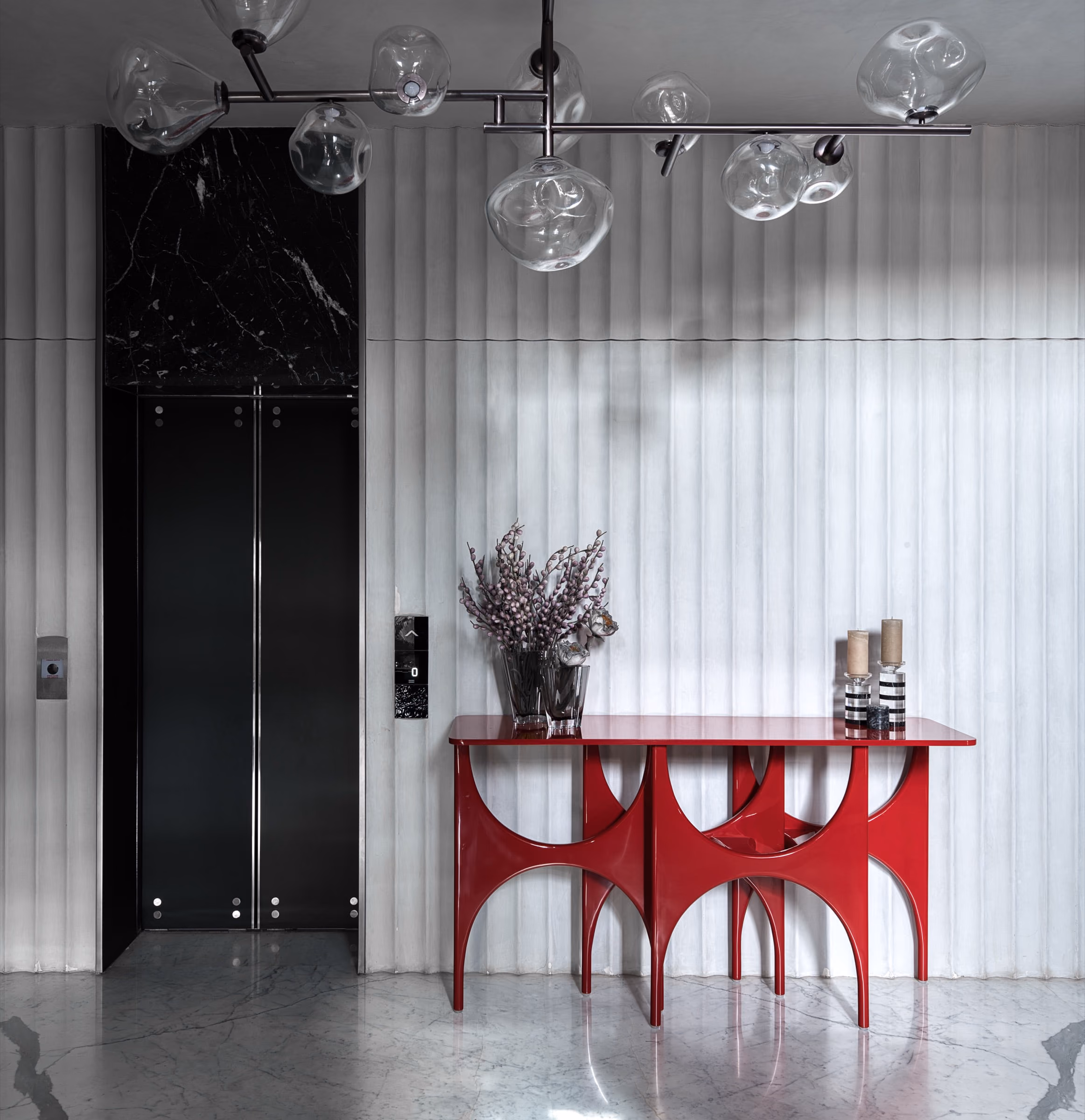 The Monochrome Rouge 33